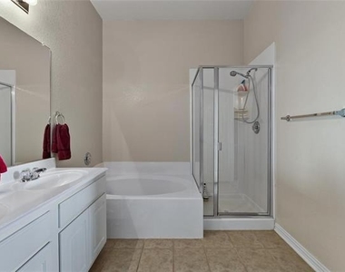 2825 Dawn Spring - Photo Thumbnail 15