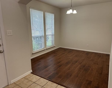 2820 Cascade Cove Drive - Photo Thumbnail 4