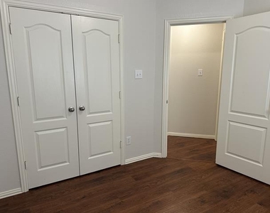 2820 Cascade Cove Drive - Photo Thumbnail 33