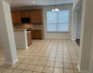 2820 Cascade Cove Drive - Photo Thumbnail 8