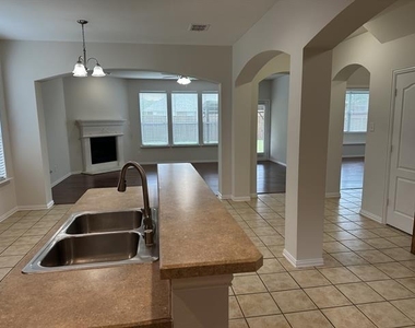 2820 Cascade Cove Drive - Photo Thumbnail 7