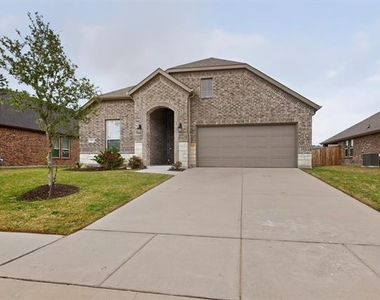 2804 Cain Drive - Photo Thumbnail 3