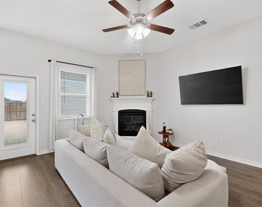 2804 Cain Drive - Photo Thumbnail 7