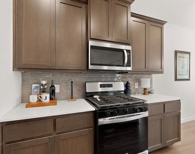 2804 Cain Drive - Photo Thumbnail 13
