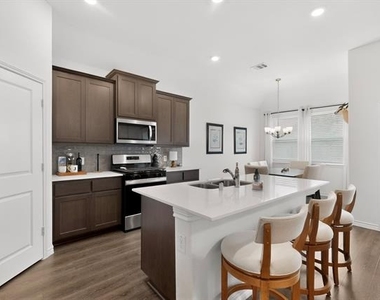 2804 Cain Drive - Photo Thumbnail 11