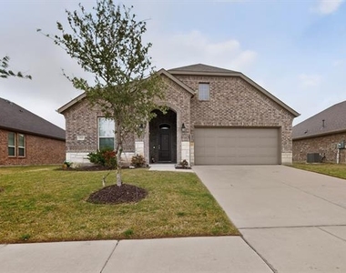 2804 Cain Drive - Photo Thumbnail 4