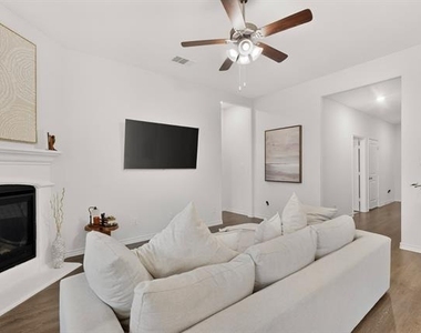 2804 Cain Drive - Photo Thumbnail 8