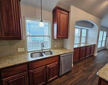 1105 Pheasant Crossing - Photo Thumbnail 13