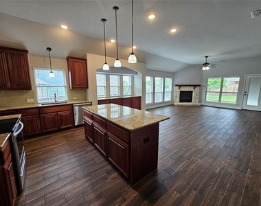 1105 Pheasant Crossing - Photo Thumbnail 12