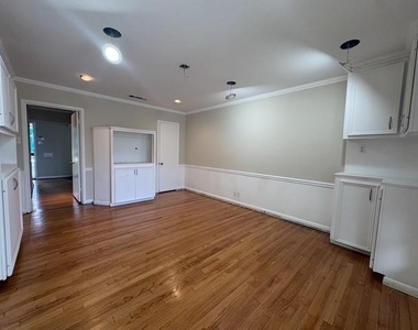 7525 Wentwood Drive - Photo Thumbnail 13