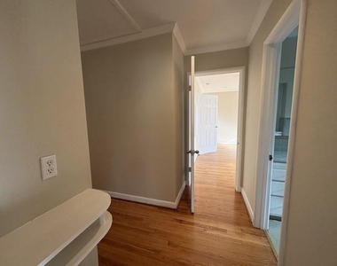 7525 Wentwood Drive - Photo Thumbnail 12