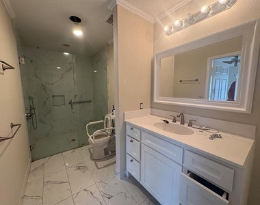 7525 Wentwood Drive - Photo Thumbnail 17