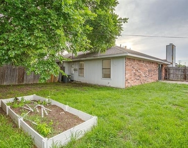 926 Irene Street - Photo Thumbnail 18