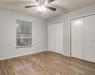 926 Irene Street - Photo Thumbnail 14