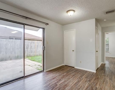 926 Irene Street - Photo Thumbnail 7