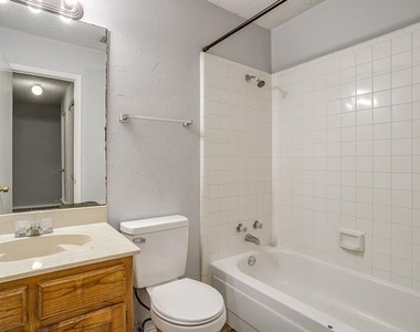 926 Irene Street - Photo Thumbnail 15
