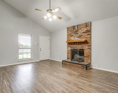 926 Irene Street - Photo Thumbnail 5
