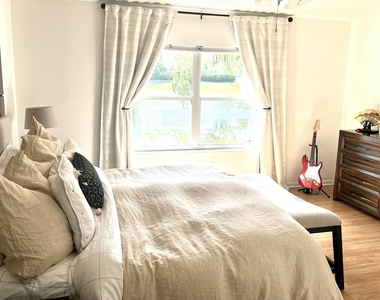 10614 Lake Shore Drive - Photo Thumbnail 17