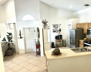 10614 Lake Shore Drive - Photo Thumbnail 4