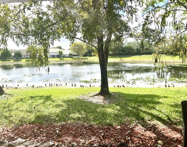 10614 Lake Shore Drive - Photo Thumbnail 13