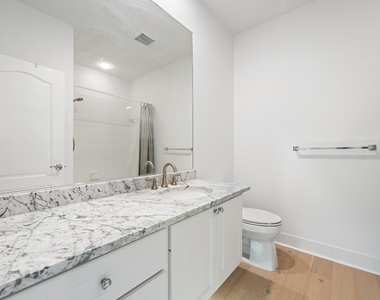 136 Ashley Court - Photo Thumbnail 16