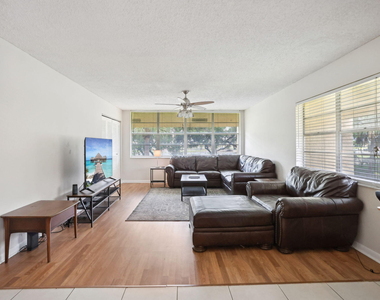 2825 Sw 22nd Avenue - Photo Thumbnail 7