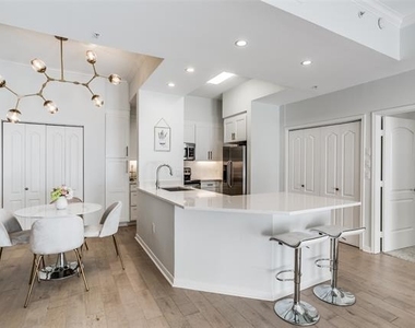 3225 Turtle Creek Boulevard - Photo Thumbnail 7