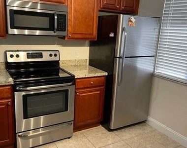 3516 Whitehall Drive - Photo Thumbnail 2