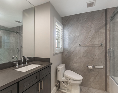 8216 Heritage Club Drive - Photo Thumbnail 22