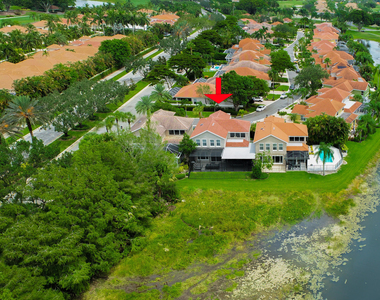 8216 Heritage Club Drive - Photo Thumbnail 3