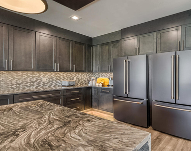 8216 Heritage Club Drive - Photo Thumbnail 12