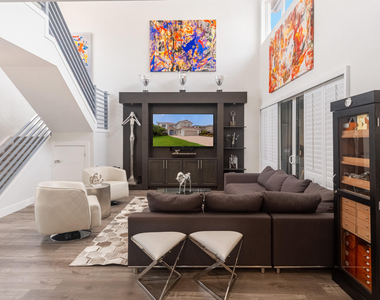 8216 Heritage Club Drive - Photo Thumbnail 5