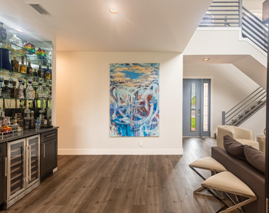 8216 Heritage Club Drive - Photo Thumbnail 8