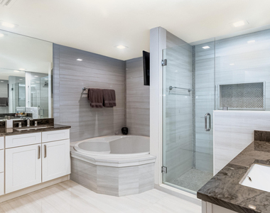8216 Heritage Club Drive - Photo Thumbnail 19