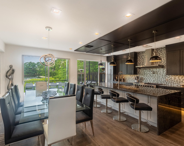 8216 Heritage Club Drive - Photo Thumbnail 9