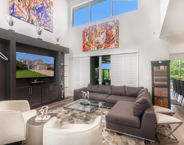 8216 Heritage Club Drive - Photo Thumbnail 4