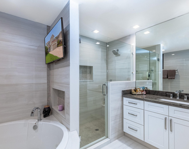 8216 Heritage Club Drive - Photo Thumbnail 20