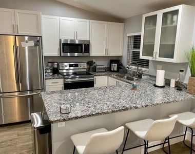 601 N E Street - Photo Thumbnail 1