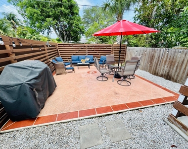 601 N E Street - Photo Thumbnail 26