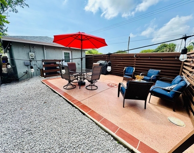 601 N E Street - Photo Thumbnail 24