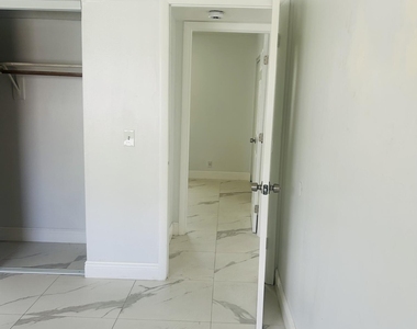 1471 Nw 20th Street - Photo Thumbnail 6