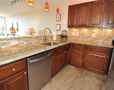 4501 Ne 21 Avenue - Photo Thumbnail 1