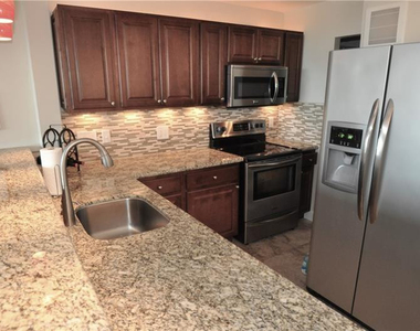 4501 Ne 21 Avenue - Photo Thumbnail 2