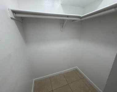 5525 Sw 41st Street - Photo Thumbnail 6