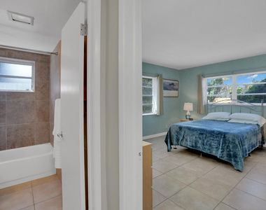3212 Ne 9th - Photo Thumbnail 14