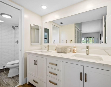 11863 Wimbledon Circle - Photo Thumbnail 11