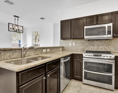 9081 Sw 169th Court - Photo Thumbnail 6