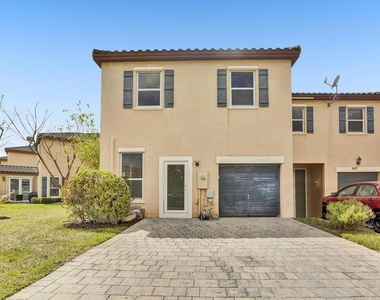 9081 Sw 169th Court - Photo Thumbnail 3