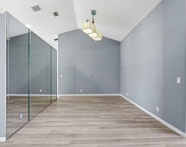 9284 Laurel Green Drive - Photo Thumbnail 9