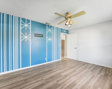 9284 Laurel Green Drive - Photo Thumbnail 25